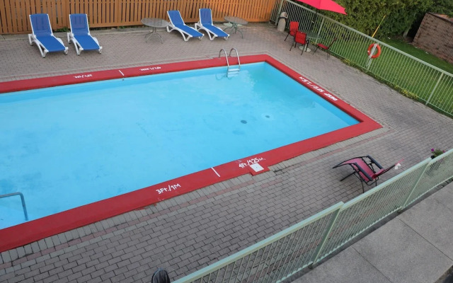 Riviera Inn and Suites 1000 Islands