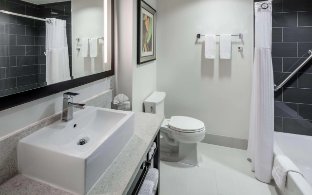 DoubleTree by Hilton Sarasota Bradenton Airport