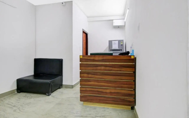 OYO Flagship 70198 Madhuban Residency