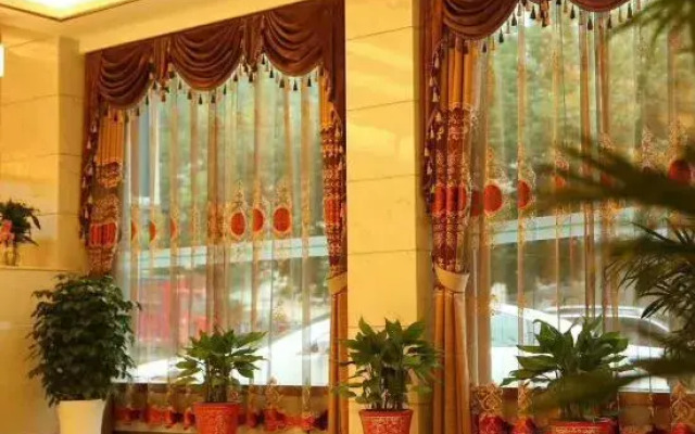 Baolong Fashion Business Hotel