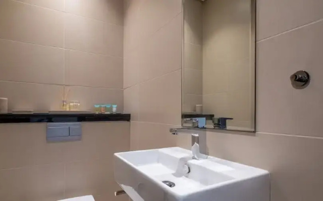 LUX  The Silverene Marina View Suite 4
