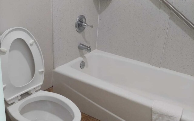 Budgetel Inn & Suites