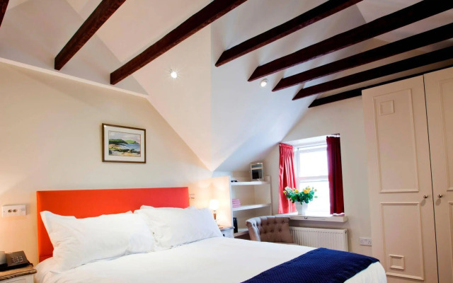 Buccleuch and Queensberry Arms Hotel