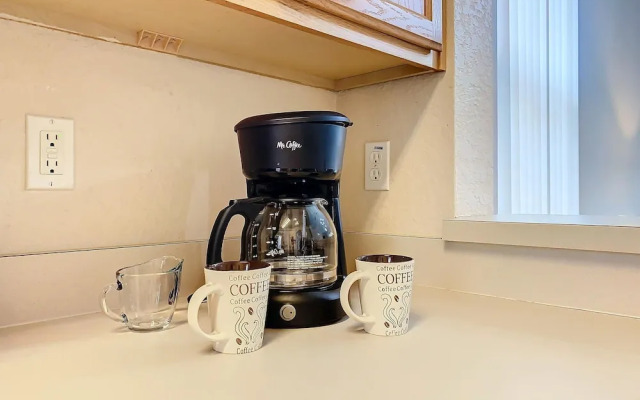Family Getaway 4BR Townhome by Old Town
