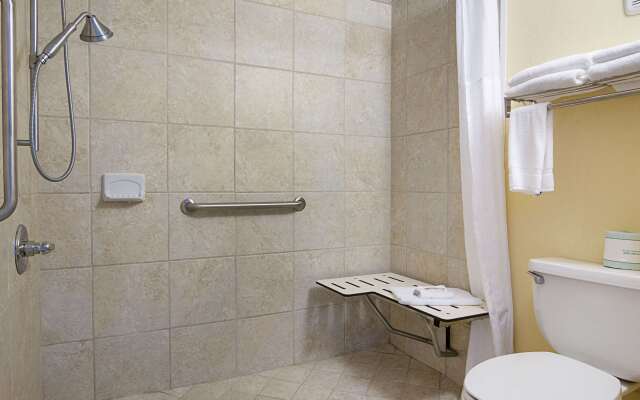 Quality Inn Calhoun North I-75