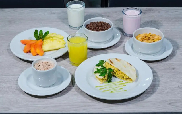 Hotel Laureles Plaza