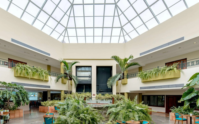 Hodelpa Garden Suites Golf & Convention Center