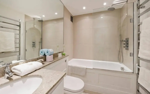 Bright 2-Bed Apartment in Fashionable Chelsea