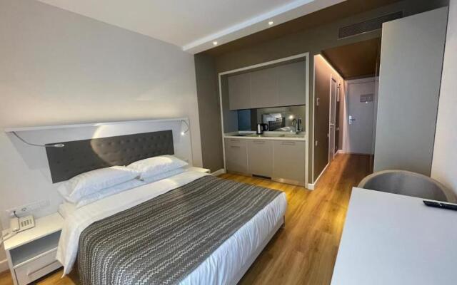 Leo Group Luxury Apartment 2426 Alliance Palace