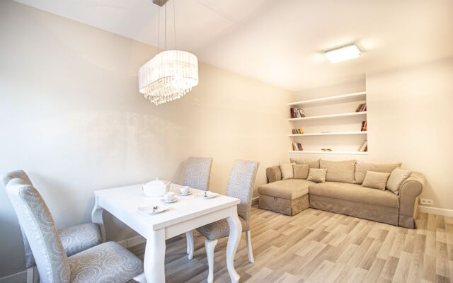Ursynów Apartment with Garden