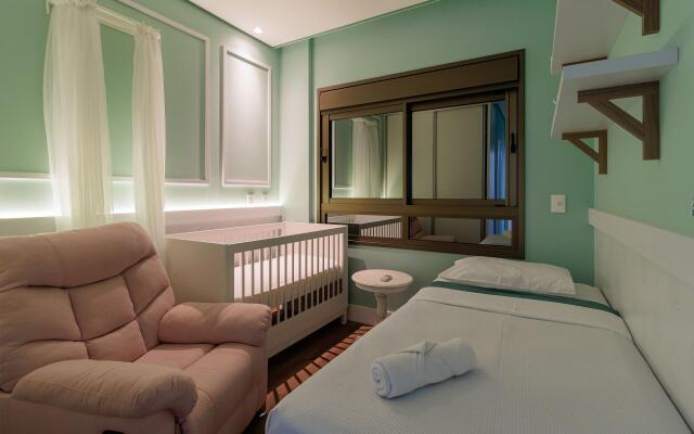 Apto luxuoso a 230m da praia de Jurerê VJE301