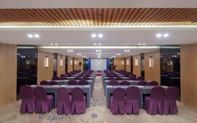 Zhengzhou Qianna Hotel