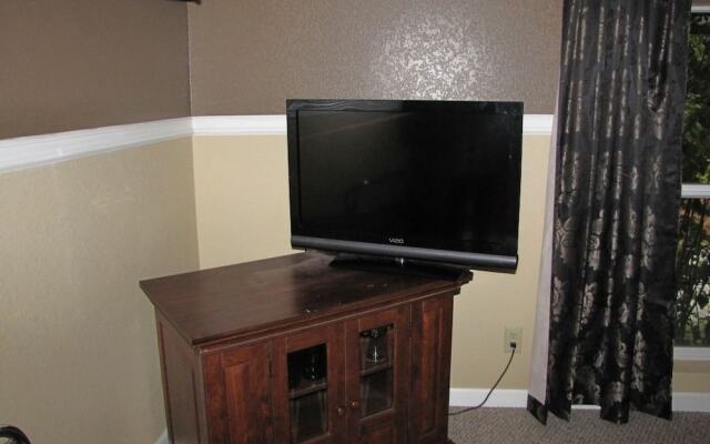 White House Inn on the Waterfront