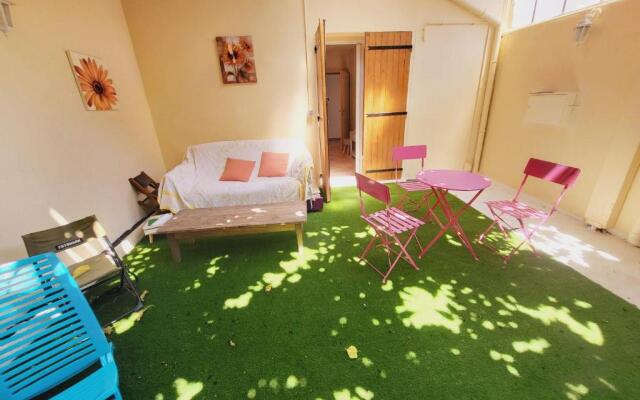 Nice House With Small Private Courtyard