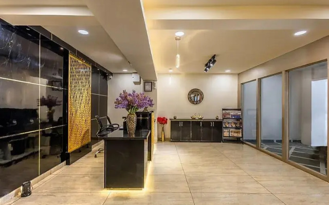 Hotel Limewood Residency
