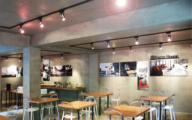Frame House