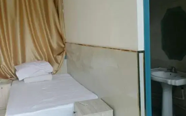 Linyi Luohu Hotel