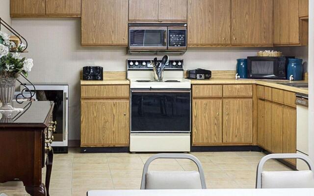 Comfort Inn Petersburg Fort Lee Area