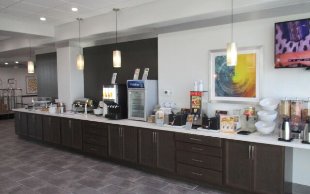Best Western Plus Roland Inn & Suites