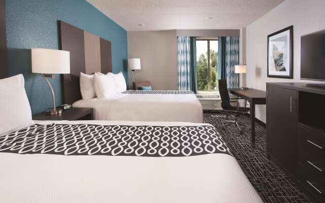 La Quinta Inn & Suites by Wyndham Atlanta Airport North