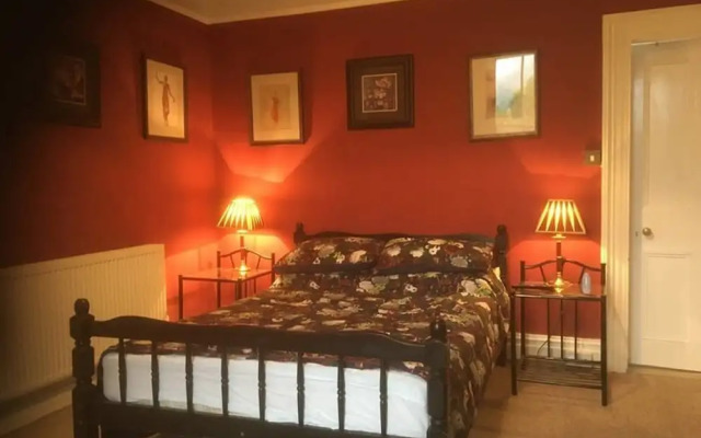 6-bed House in Snowdonia With Your own Private pub