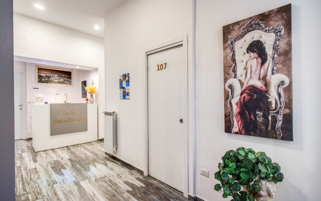 Napoli's Gold Hotel