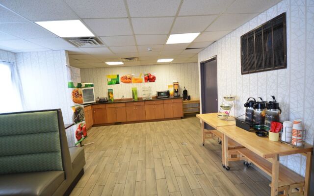 Quality Inn Alexis Rd
