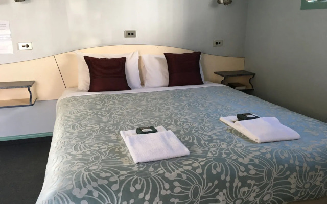 Pure Motel