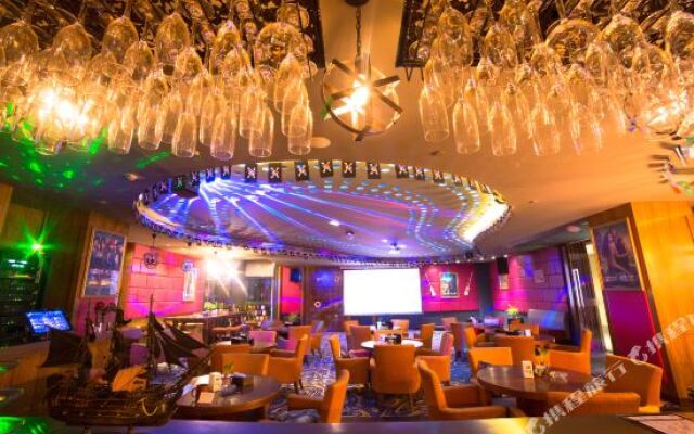 Hupan Yunduan Holiday Hotel