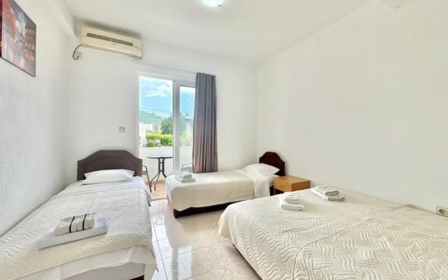 B&M Holiday Rooms