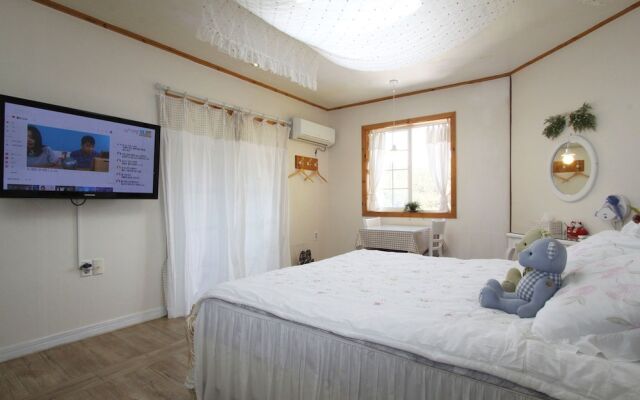Yellow star Pension