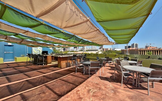 StayLo Luxury 1 Bedroom Apartment