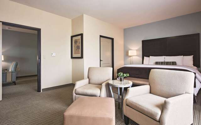 La Quinta Inn & Suites by Wyndham DFW Airport West - Euless