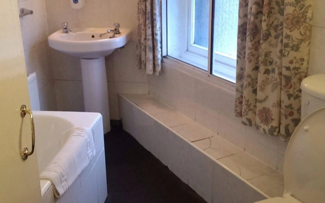 The Huddersfield Hotel