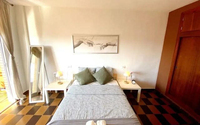 3 Bed room flat with Sea & Mountain View