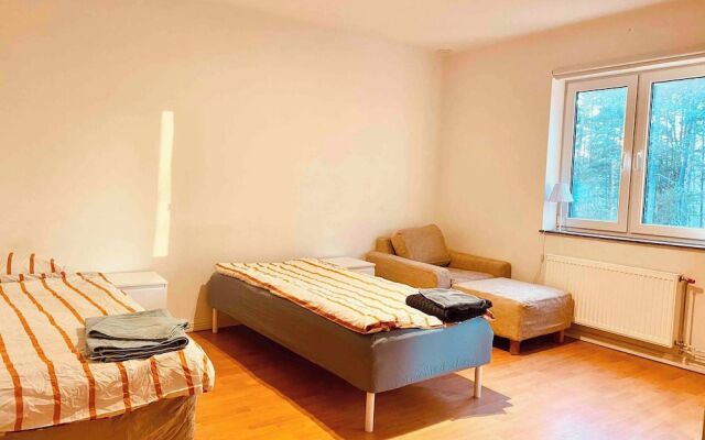 Bjurvik's Villa - Flat 2 - Business Customers Only