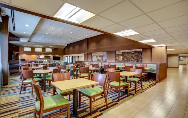 Fairfield Inn & Suites Springfield Holyoke