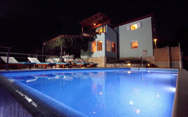 Nice Home in Rogoznica With Outdoor Swimming Pool, Wifi and 4 Bedrooms