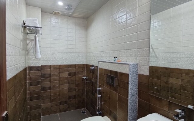 Aliza Inn and Suites
