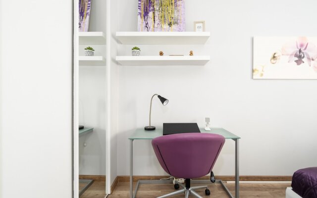 Poznań Center Apartment by Renters