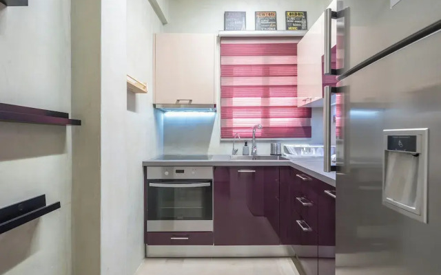 Stylish 2 Bd Urban Retreat Near Panormou