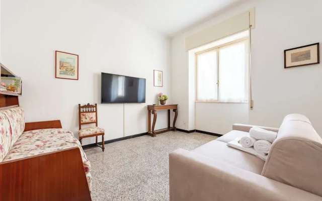 Spacious 2-bedroom flat near the beach