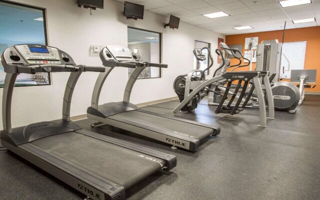 Comfort Suites Grand Rapids North