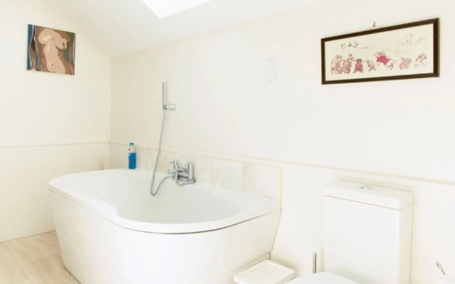 Pleasant 2-Storey City Apartment