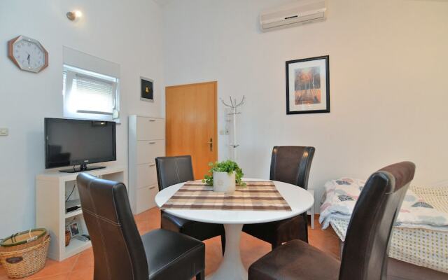 Apartment 258
