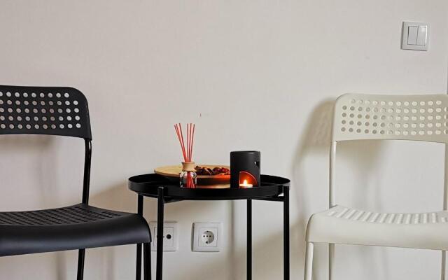 Private Couple Room On Caparica Poshtel