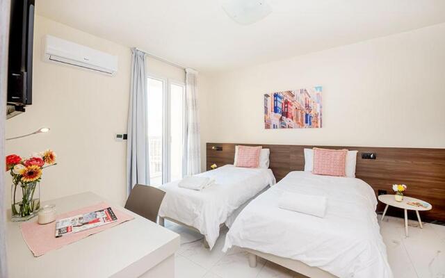 Atlantis Holiday Suites