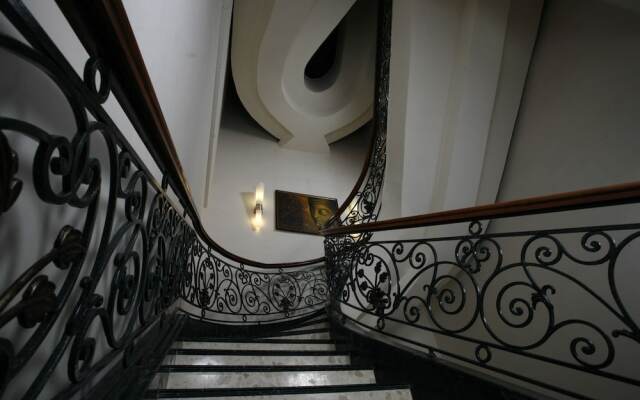 Ambrosia Sarovar Portico