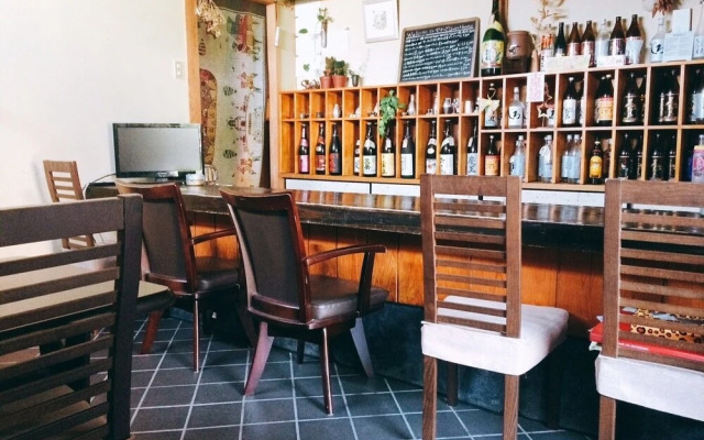 Yasuragi Guest House & Bar