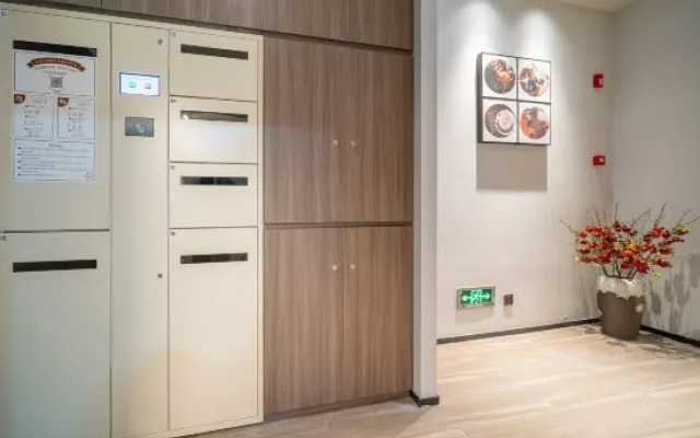 HanTing Hotel (Shanghai Daning Music Plaza Xindian)